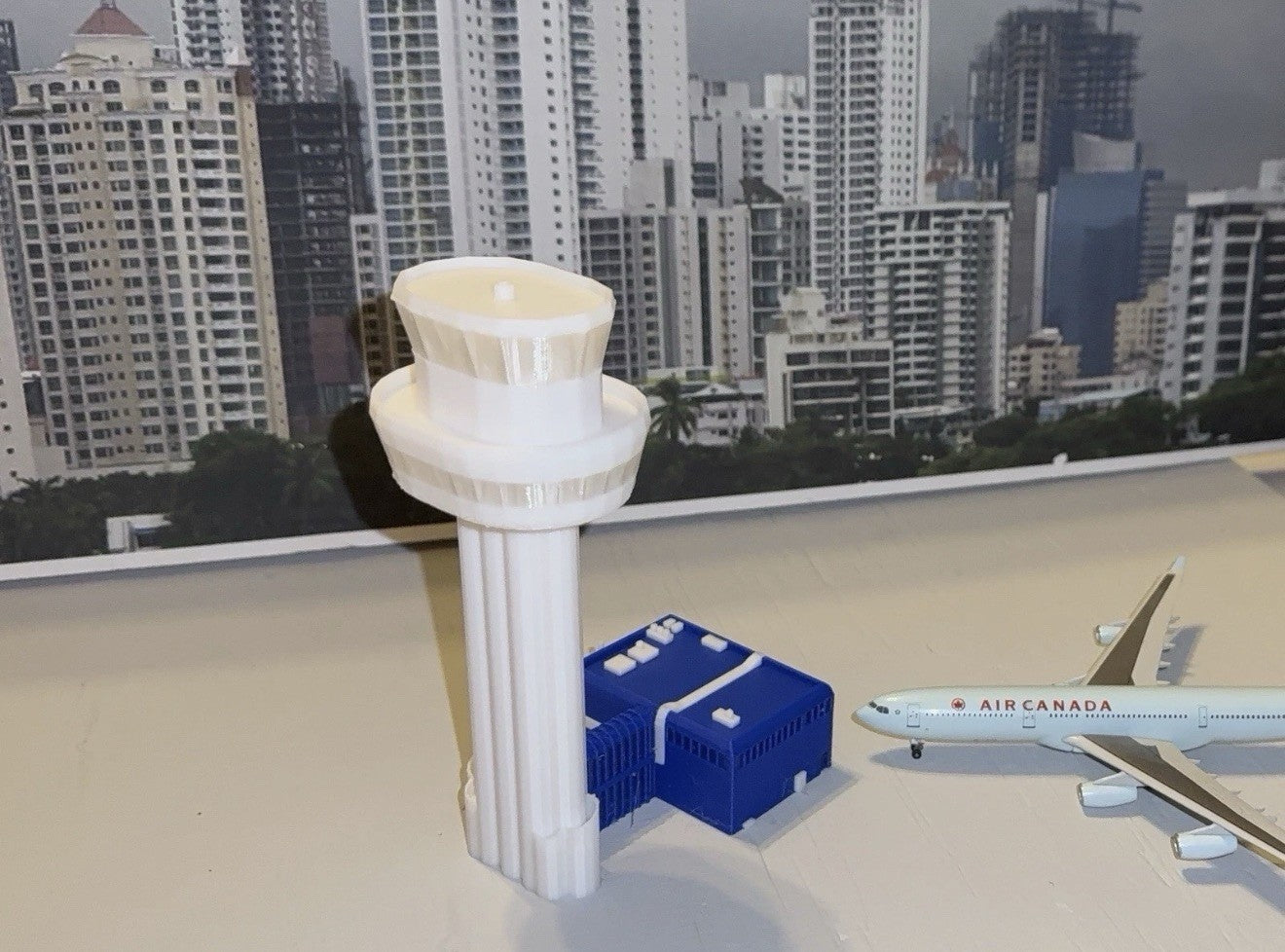 Gatwick ATC tower 1:500 Diorama Model